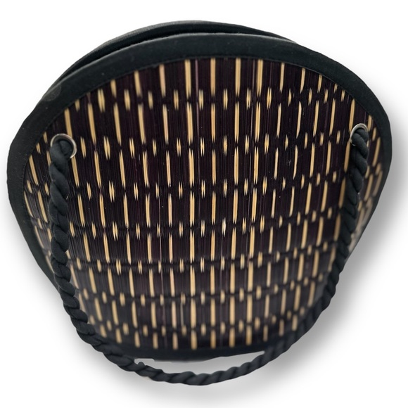 Saraye Handbags - SARAYE Tatami  Baskets of Cambodia Woven Grass Purse